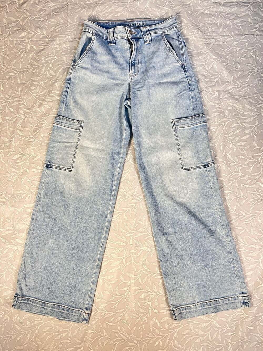 American Eagle Cargo Jeans Y2K Wide Leg Utility Women’s 2 Light Wash